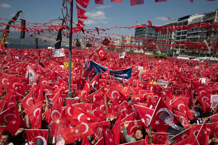 עצרת בחירות של מנהיג האופוזיציה טורקיה כמאל קיליצ'דראולו  ב איזמיר 30 באפריל  