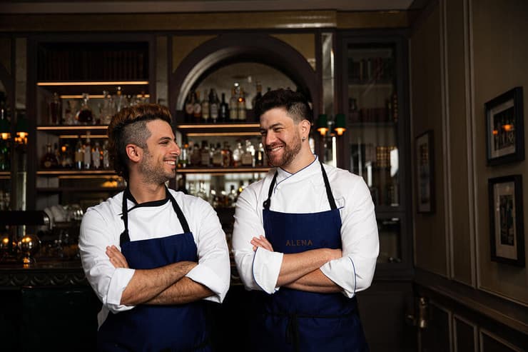 אלנה: דניאל צור (משמאל) ועומר שדמי (צילום: דנה פרידלנדר אורן) אלנה: דניאל צור (משמאל) ועומר שדמי