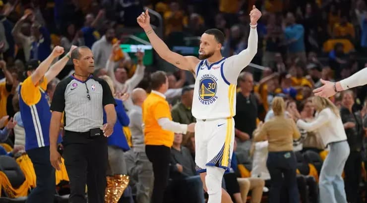 סטף קרי חוגג