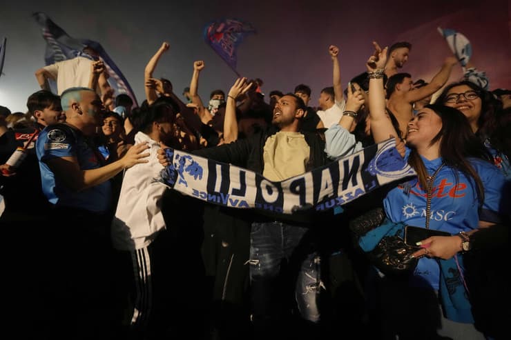 חגיגות בנאפולי אחרי הזכייה באליפות