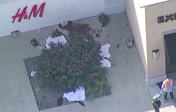 זירת הירי במתחם הקניות בטקסס