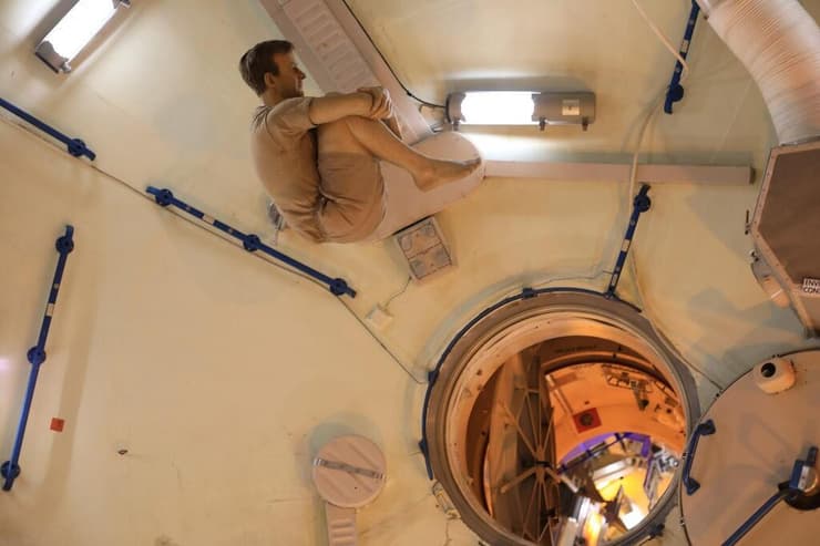 במוזיאון ביוסטון, הדמיה של אסטרונאוט בתחנת החלל	