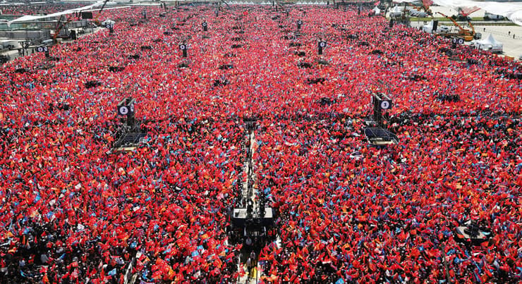 עצרת ענק של נשיא טורקיה רג'פ טאיפ ארדואן לקראת ה בחירות איסטנבול עצרת המאה לכאורה יותר מ מיליון איש