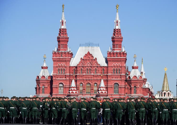 חיילים ב יום הניצחון מוסקבה רוסיה