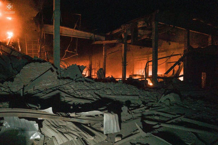 נזקי הפצצה רוסית בעיר טרנופיל אוקראינה 