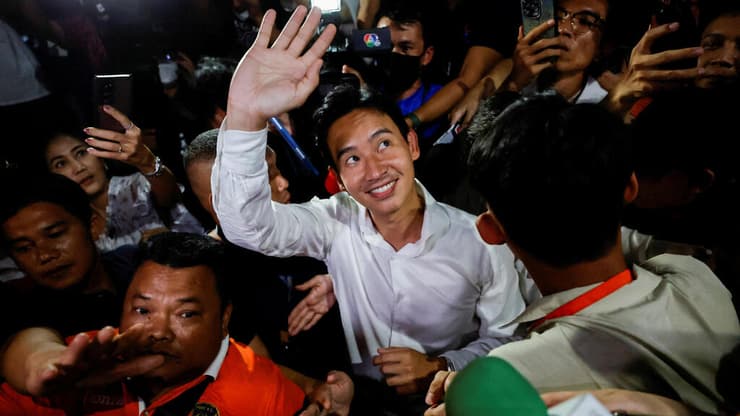 פיטה לימצ'רואנרט, מנהיג מפלגת האופוזציה שניצחה בבחירות בתאילנד