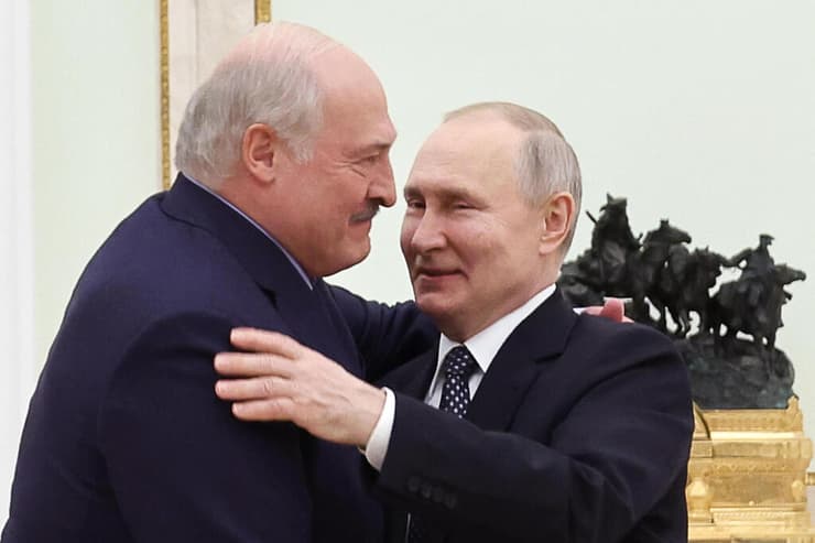 נשיא בלארוס אלכסנדר לוקשנקו עם נשיא רוסיה ולדימיר פוטין ב 23 אפריל 2023