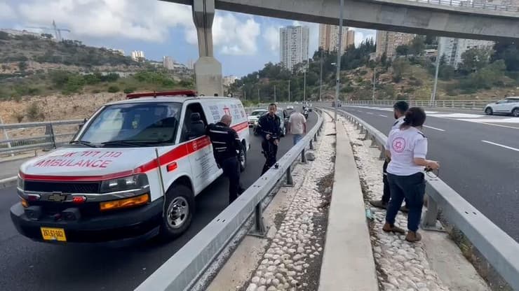 תיעוד מזירת אירוע התקיפה בחיפה בן 25 תקף נהג בן 74