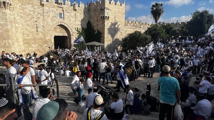 מצעד הדגלים - צעדה משער שכם בירושלים