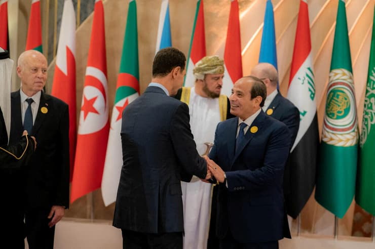 נשיא סוריה בשאר אסד ב ג'דה פסגה ליגה ערבית עם נשיא מצרים עבד אל-פתאח א-סיסי