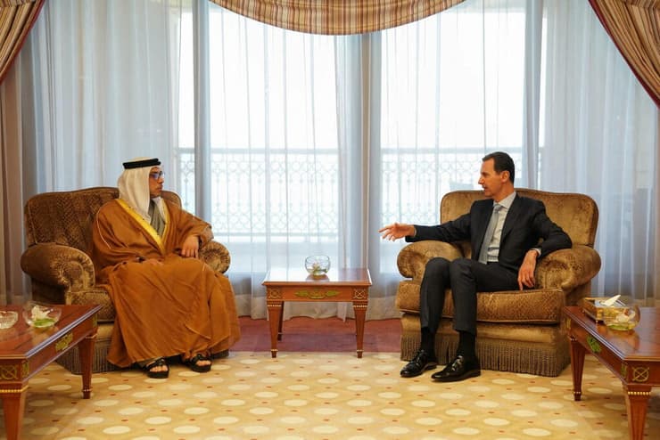 נשיא סוריה בשאר אסד עם סגן נשיא איחוד האמירויות מנסור בן זאייד לקראת פסגת הליגה הערבית