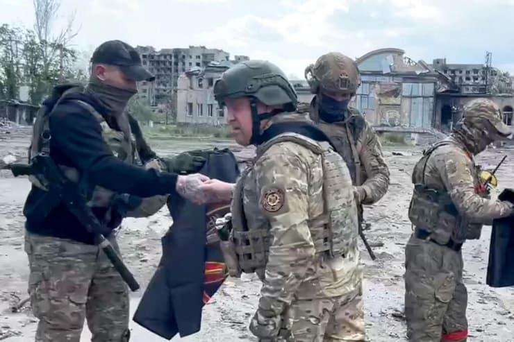 רוסיה יבגני פריגוז'ין ראש קבוצת וגנר ב בחמוט אוקראינה