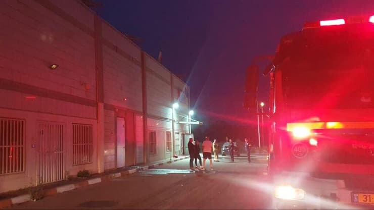 שריפה פרצה הלילה במבנה משרדים באזור התעשייה צח"ר