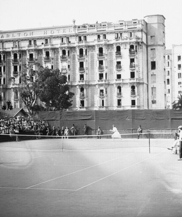 1926, משחק הטניס המיתולוגי בין הלן וילס לסוזן לנגלן שנערך במלון