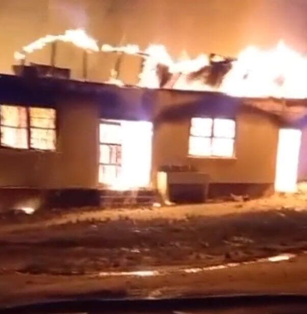 גיאנה דרום אמריקה אסון שריפה הצתה ב מעונות 19 נהרגו