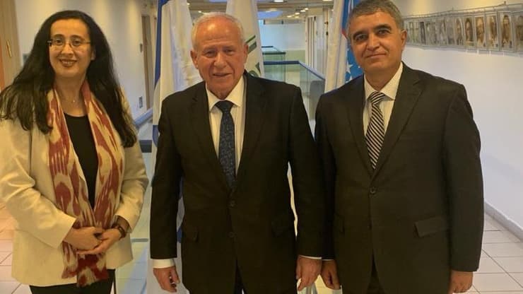שר החקלאות אבי דיכטר עם שגרירת אוזבקיסטאן בישראל