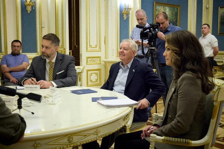ארה"ב סנאטור לינדזי גרהאם פגישה עם נשיא אוקראינה וולודימיר זלנסקי