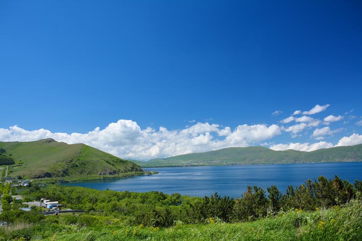 ימת סוואן השוכנת במחוז גחארקוניק במזרח ארמניה
