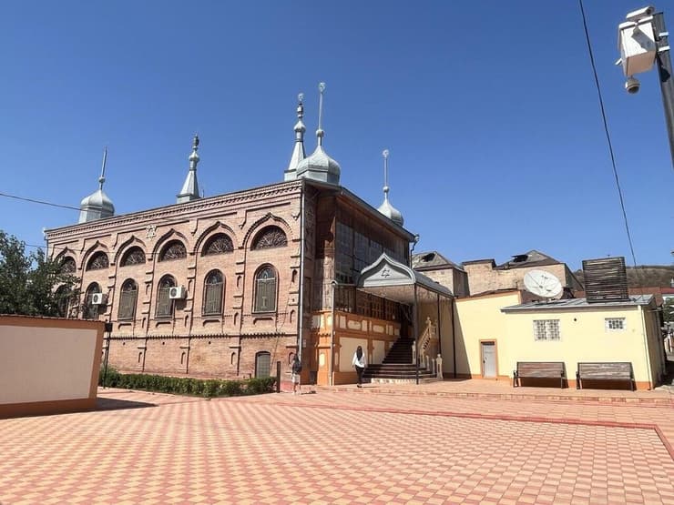 בית הכנסת בכפר האדום באזרבייג'אן
