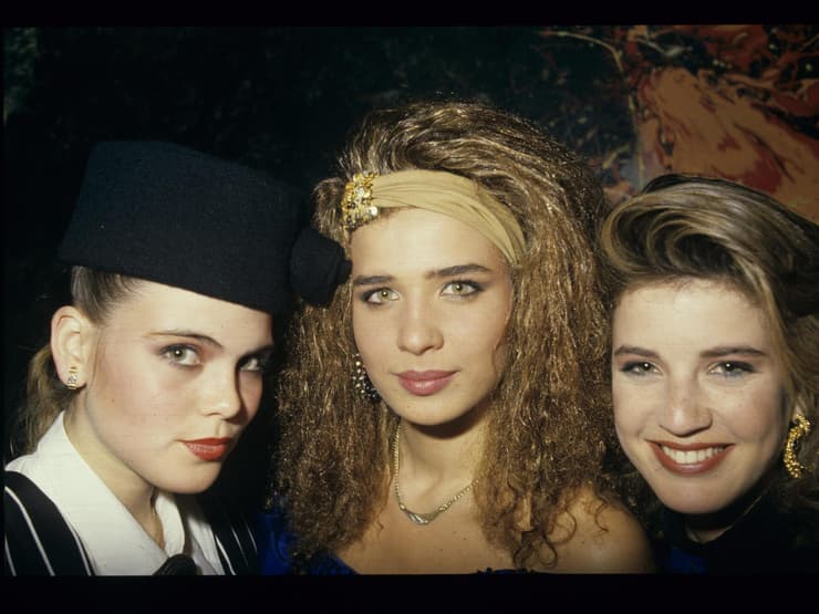 אלונה פרידמן עם מלכת היופי שירלי בן מרדכי ונערת ישראל דגנית כהן, 1989