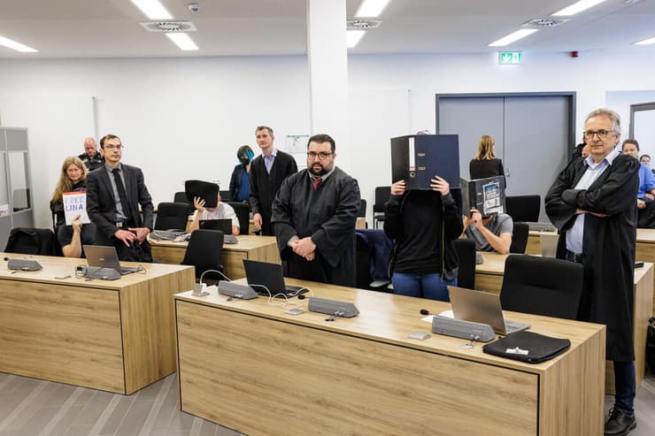 גרמניה בית משפט ב דרזדן מאסר לאנשי שמאל קיצוני שתקפו ניאו נאצים