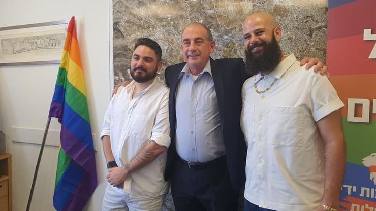 4 זוגות להט"בים התחתנו בלשכת סגן ראש העיר ירושלים