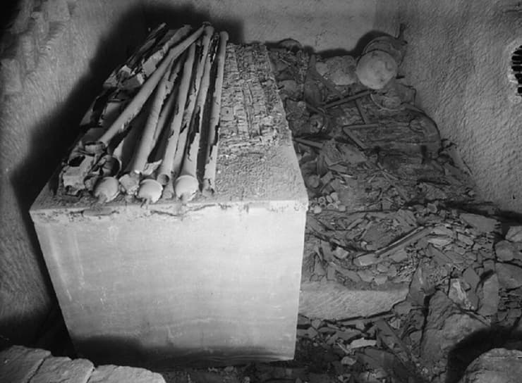 חפירות קברה של המלכה הטפרס הראשונה בשנת 1925