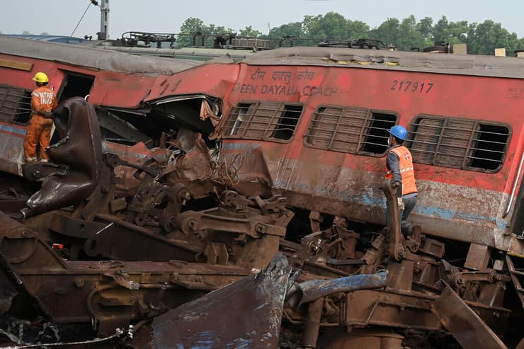 הודו אסון רכבות ב אודישה יותר מ 280 הרוגים רכבת