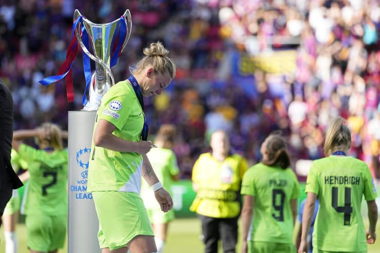 ברצלונה גמר ליגת האלופות נשים שחקניות וולפסבורג מאוכזבות