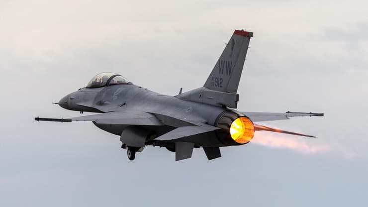 מטוס F-16 של צבא ארה"ב ארכיון 