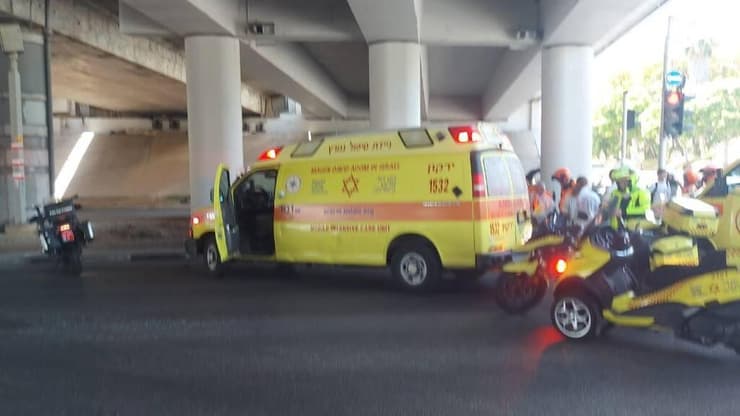 זירת התאונה בדרך קיבוץ גלויות בתל אביב