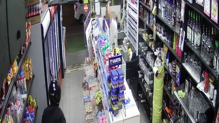 הירי בפיצוצייה בנתניה תיעוד: רגע הירי בפיצוציה בנתניה