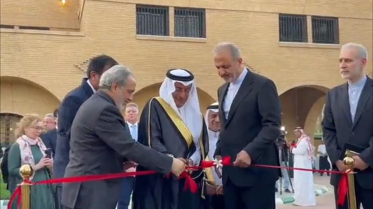 איראן פתחה את ה שגרירות ב סעודיה אחרי 7 שנים