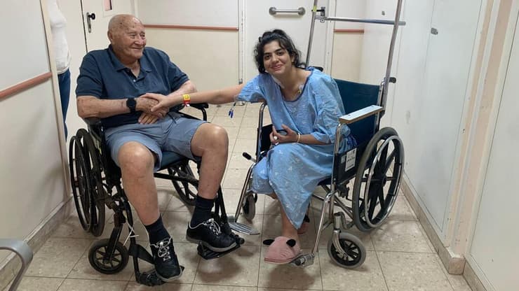 מפגש עם הסב (97) בטיפול נמרץ לאחר חודשיים שלא נפגשו וכמה שעות לפני הטיסה
