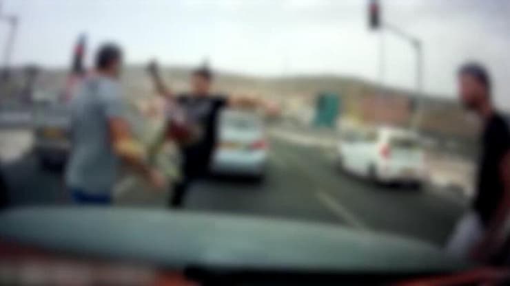תקיפת אדם בכביש בכרמיאל