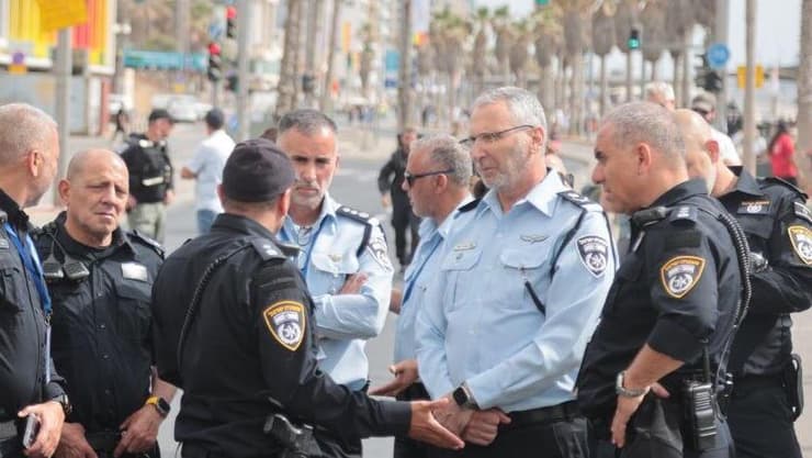סיור היערכות בראשות מפקד מחוז תל אביב ניצב עמי אשד לפני מצעד הגאווה בתל אביב