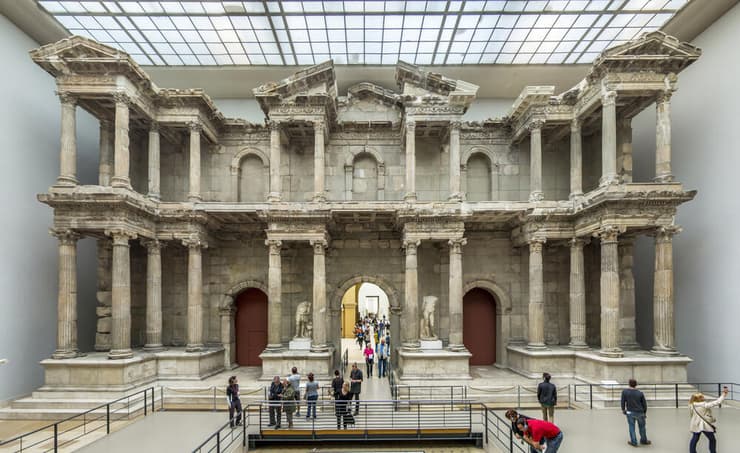 שער השוק של מילטוס במוזיאון פרגמון בברלין