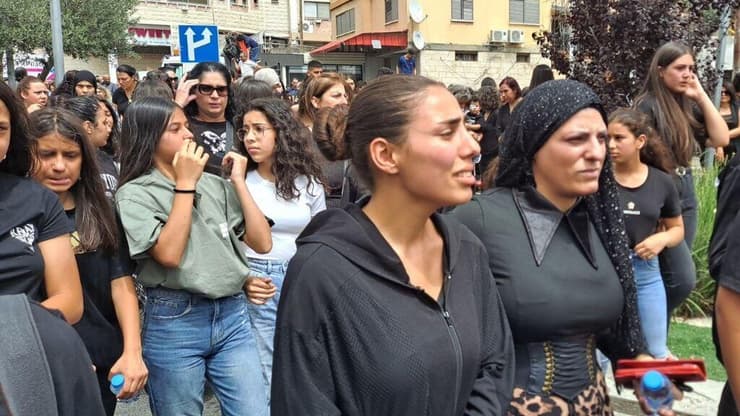 התלמידות שלמדו עם ראמי שנרצח ביפיע בהפגנה נגד האלימות