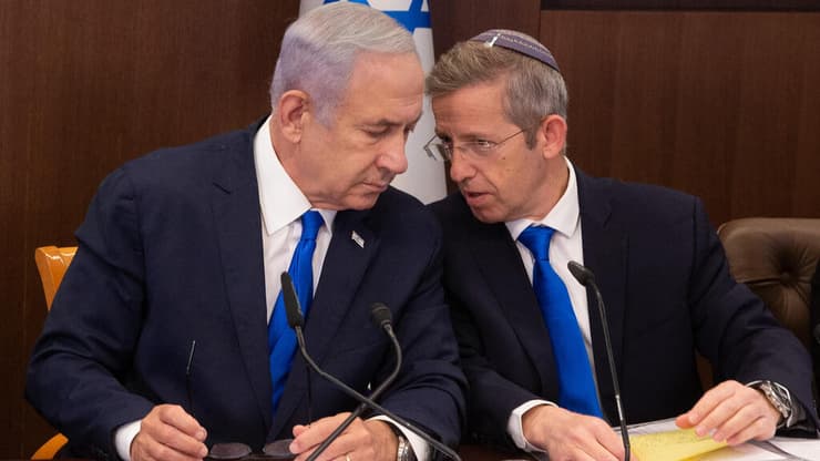 "פרקליט הבית". עו"ד יוסי פוקס (צילום: אלכס קולומויסקי) ישיבת ממשלה