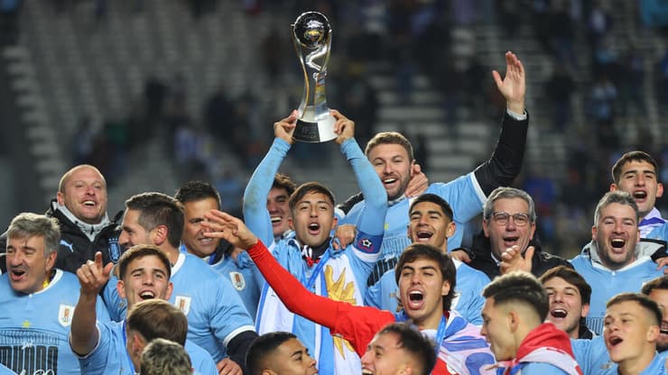נבחרת אורוגוואי והגביע