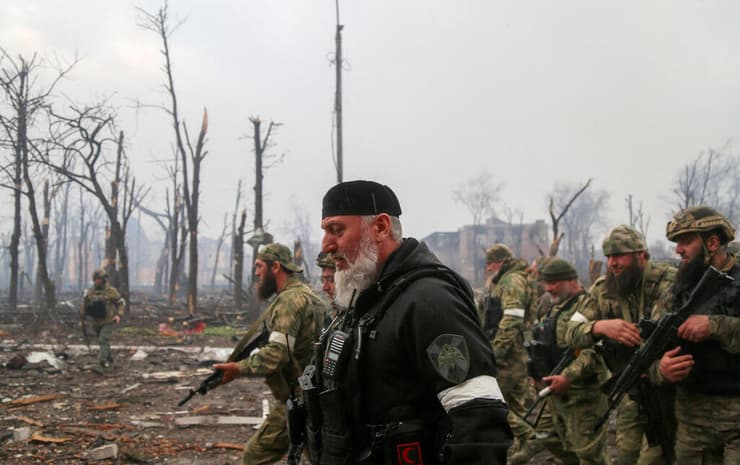 אדם דלימחאנוב חבר פרלמנט ב רוסיה וראש האגף הצ'צ'ני במשמר הלאומי דיווחים שנפגע ב אוקראינה