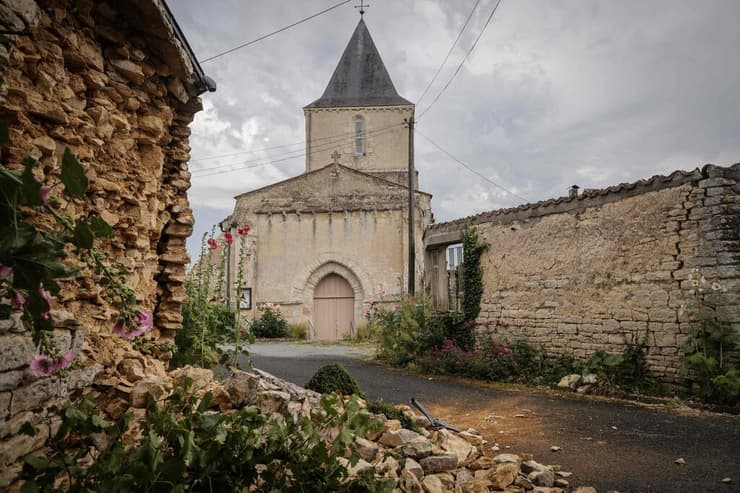צרפת תוצאות רעידת אדמה ב מערב המדינה דרגה 5.3 עד 5.8