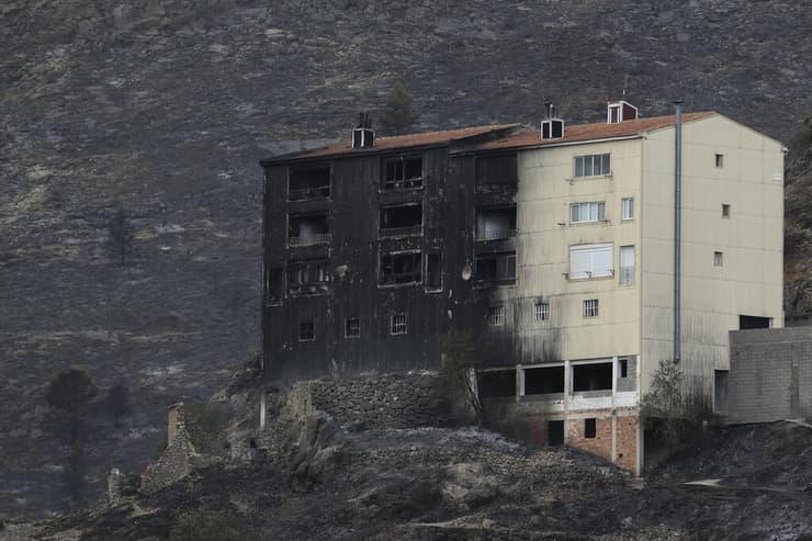 פגיעה באזורים מיושבים בספרד כתוצאה משריפות יער
