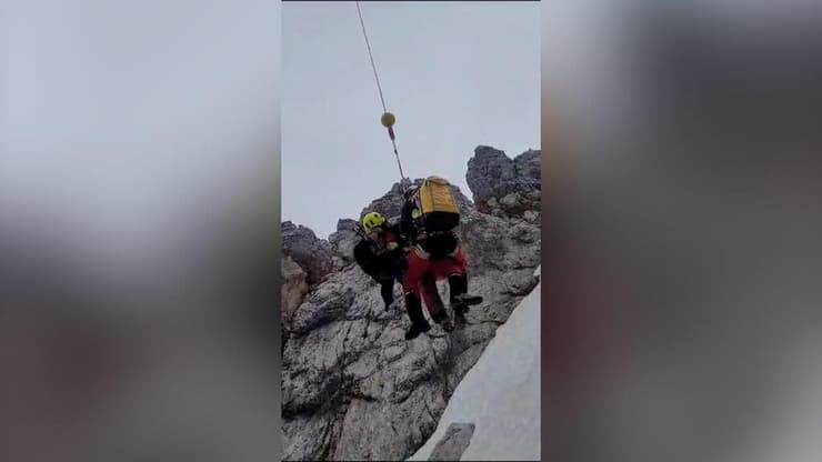 מטייל ישראלי ממרכז הארץ חולץ לאחר שנפצע ברגלו בהרי טירול באוסטריה