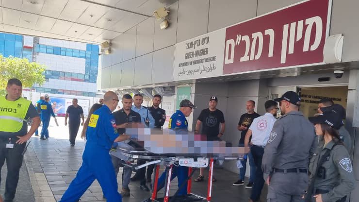 פינוי הפצועים למיון בבית החולים רמב"ם בחיפה