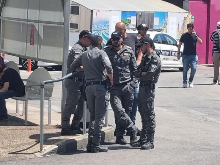כוחות מג"ב בכניסה למיון בבית החולים רמב"ם בחיפה