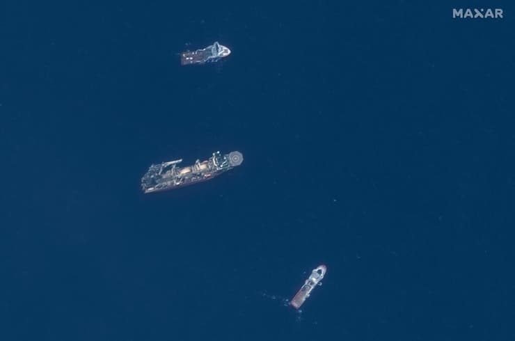 תצלום לוויין ספינות שלוקחות חלק בחיפוש ה צוללת