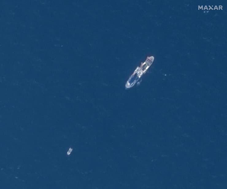תצלום לוויין ספינות שלוקחות חלק בחיפוש ה צוללת