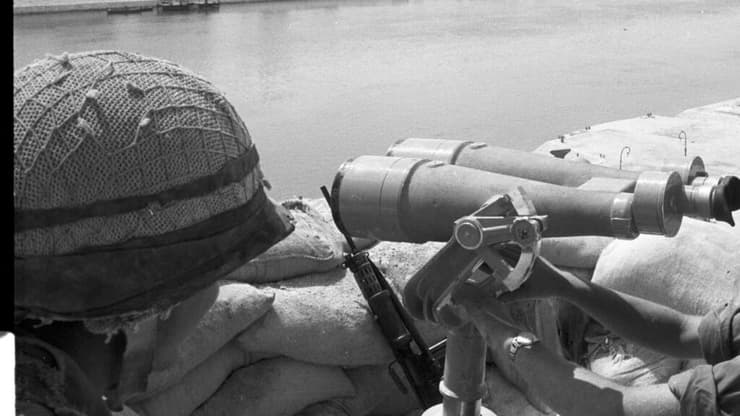 ארכיון. חיילי צה"ל בתעלת סואץ במלחמת ששת הימים 