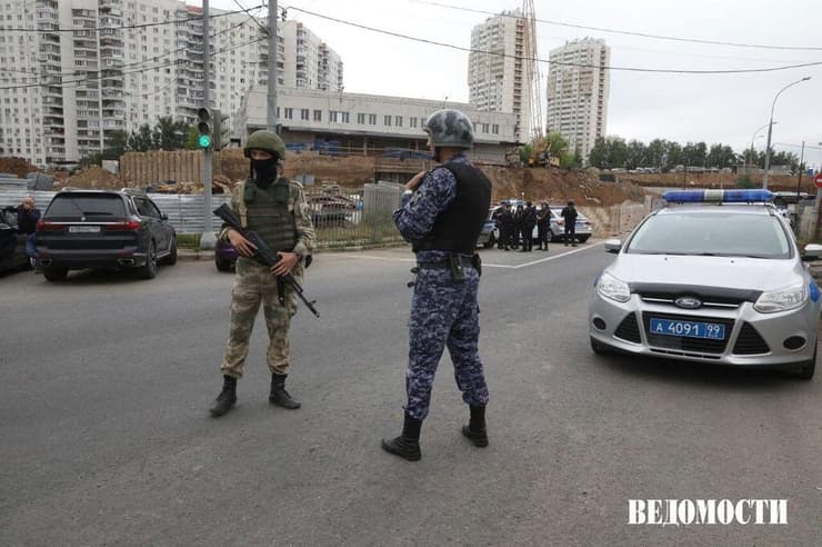 כוחות רוסיים ב מוסקבה מחכים לאנשי קבוצת וגנר שמתקדמים לעיר רוסיה